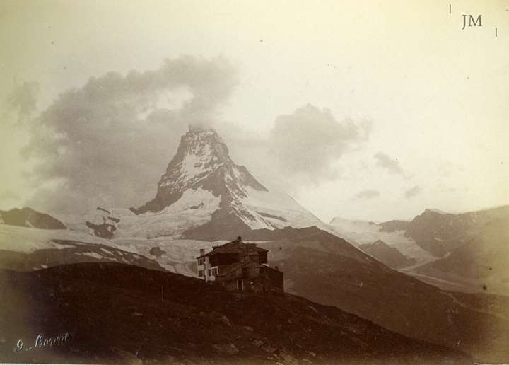 Riffelhaus in front of Matterhorn